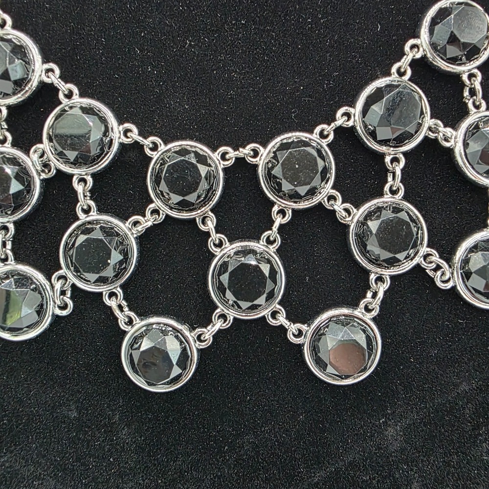 Liz Claiborne Womens Bib Silver Tone Black Rhinestone Chain Pendant Necklace 22" - Picture 2 of 10